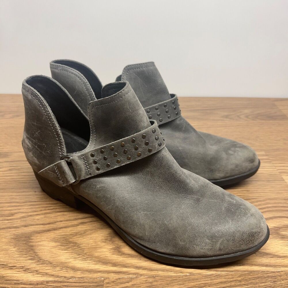 Sorel Lolla II Strap Stud Ankle Boots Size 10.5 Dorsay Booties Gray